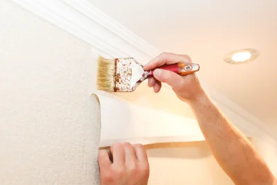 Pose de papier peint à Bricquebec-en-Cotentin — revêtements muraux et toiles de verre